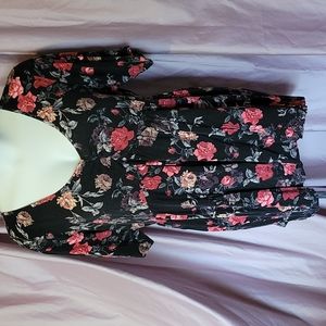 Torrid size 4 4x v-neck baby doll top with floral roses